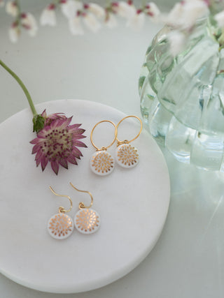 Boucles d'oreilles Goutte Doré &amp; Blanc