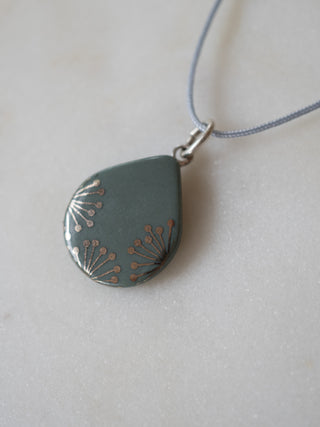 SALE Kette Tropfenform Suri Salbei & Silber (Nr15)