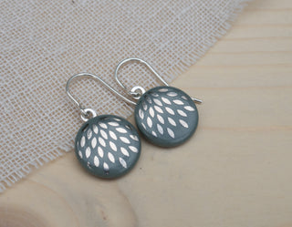 Boucles d'oreilles gouttes magiques argent &amp; blanc